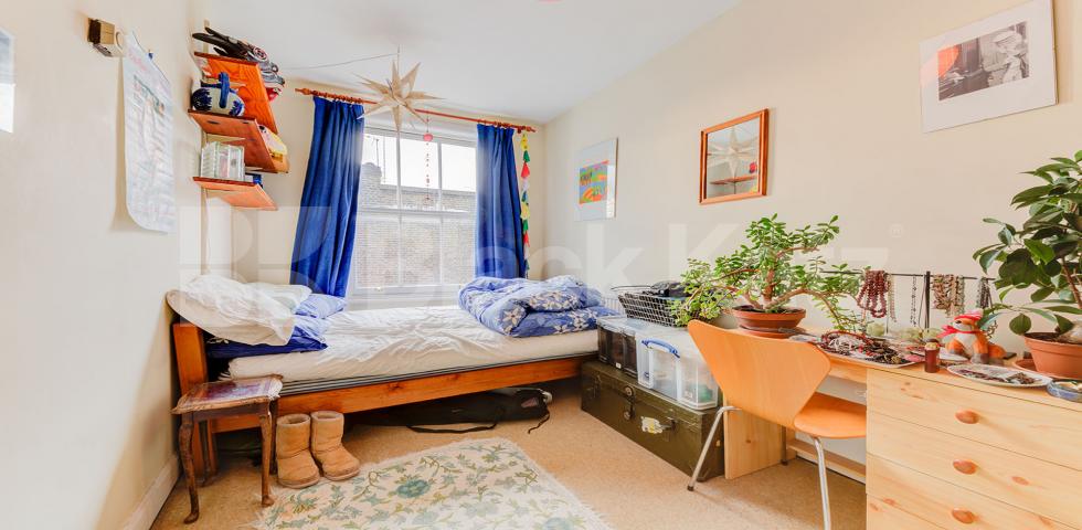 			1 Bedroom, 1 bath, 1 reception Flat			 Nevern Road, Earls Court